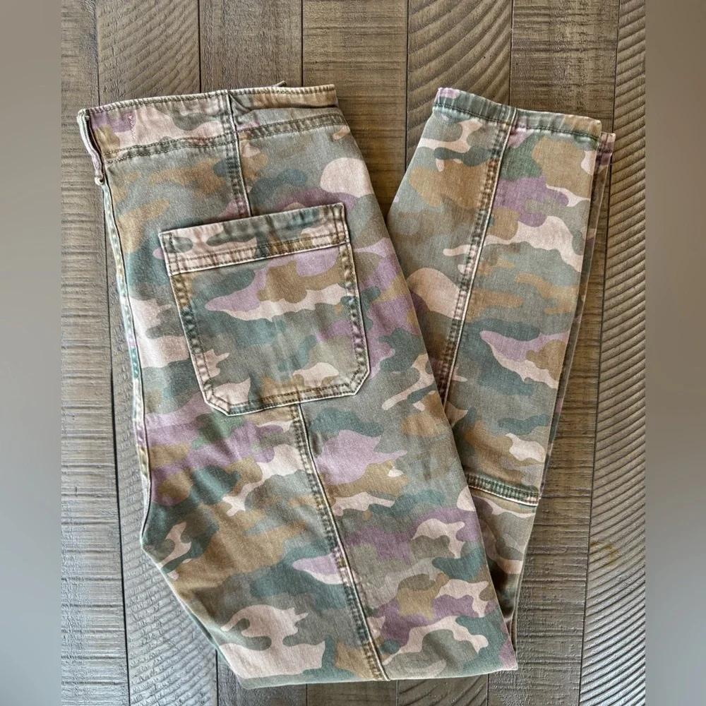 Anthropologie Jefferson Slim Fit Utility Camo Button Fly Jeans Women’s Size 30